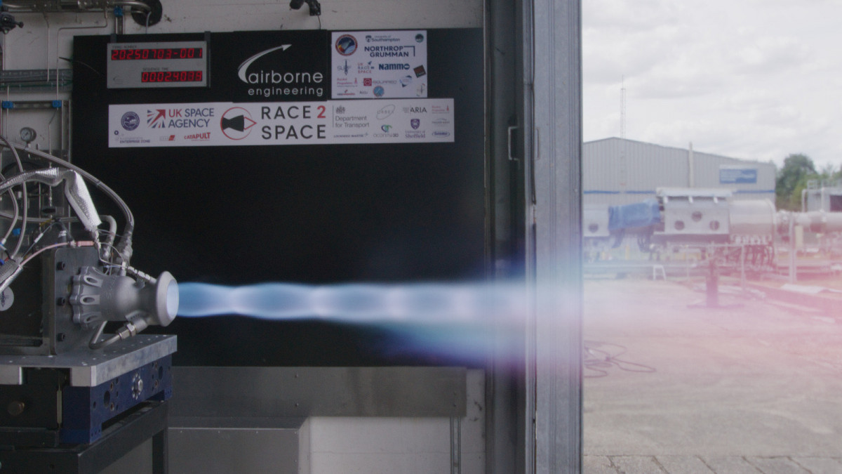 SULRE's engine, Sverd, during test fire at Race-2-Space 2025